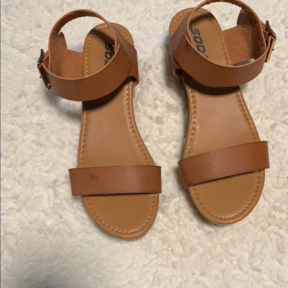 Sandles
